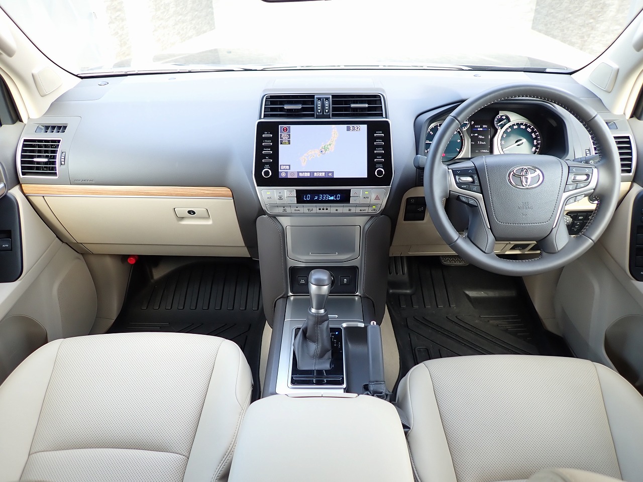 TOYOTA Land Cruiser Prado