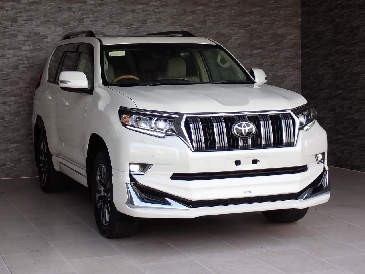 TOYOTA Land Cruiser Prado