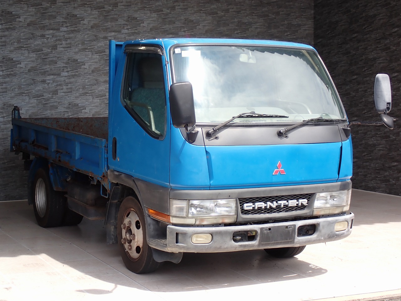 MITSUBISHI Canter