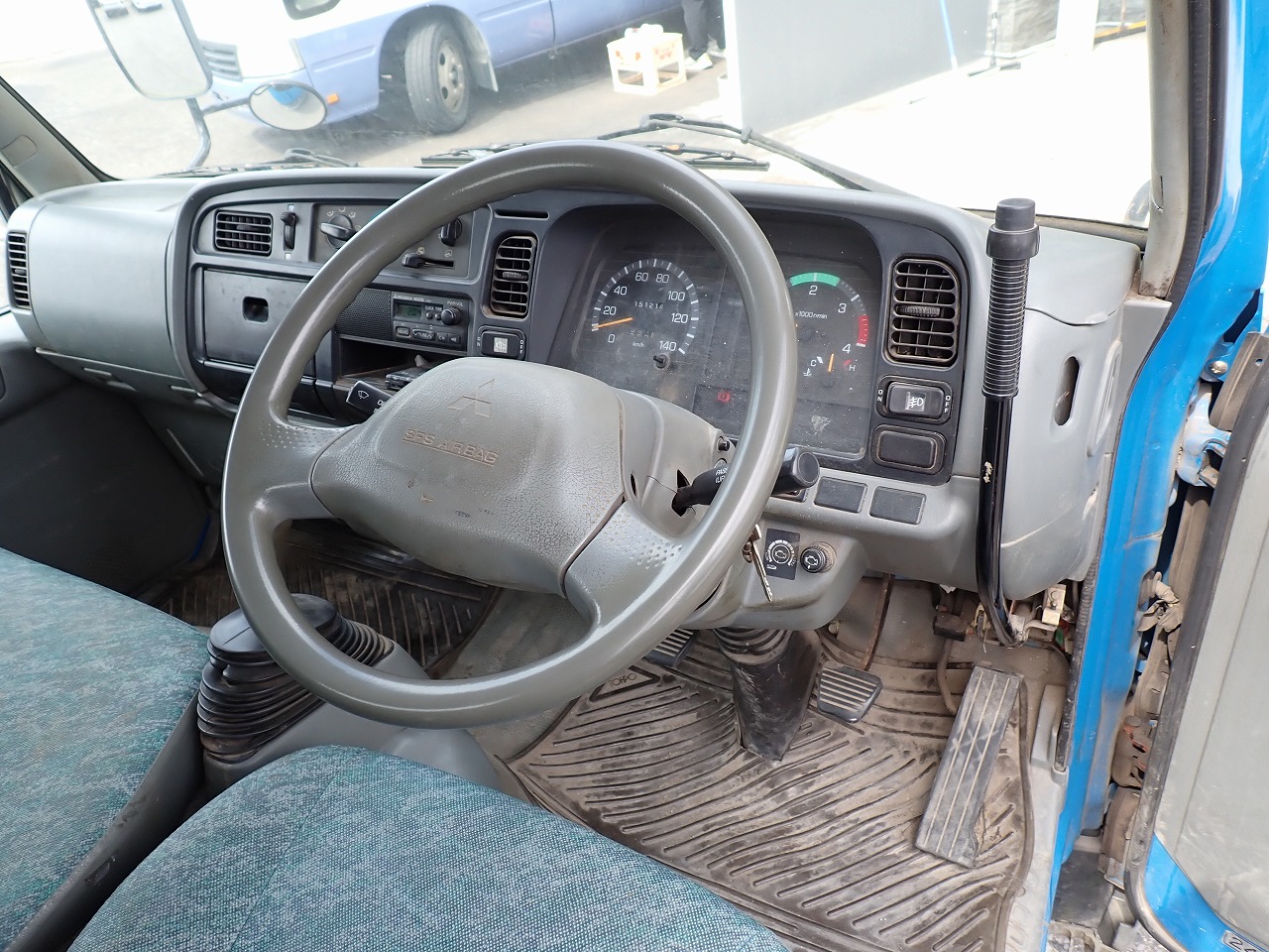 MITSUBISHI Canter