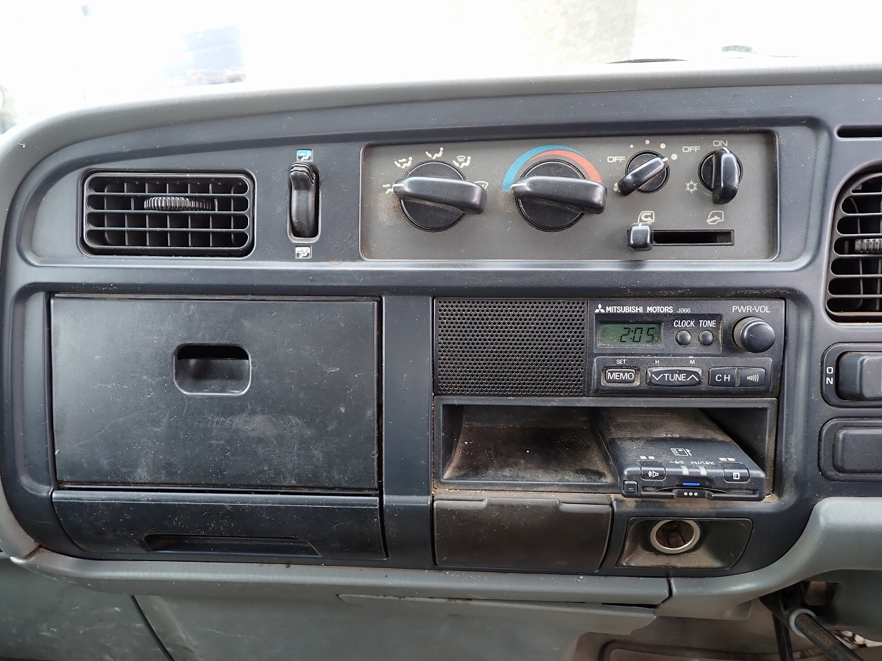 MITSUBISHI Canter