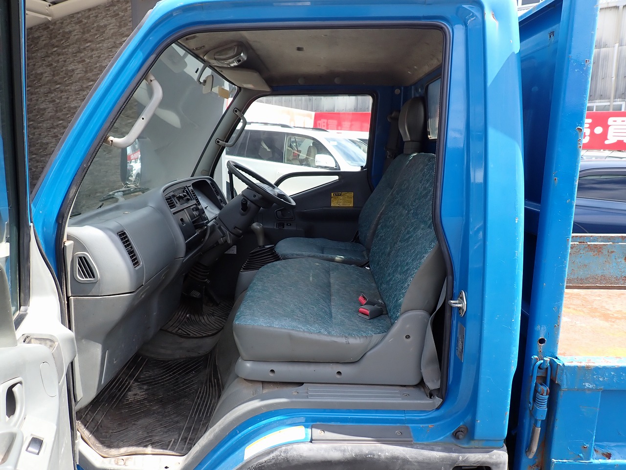 MITSUBISHI Canter