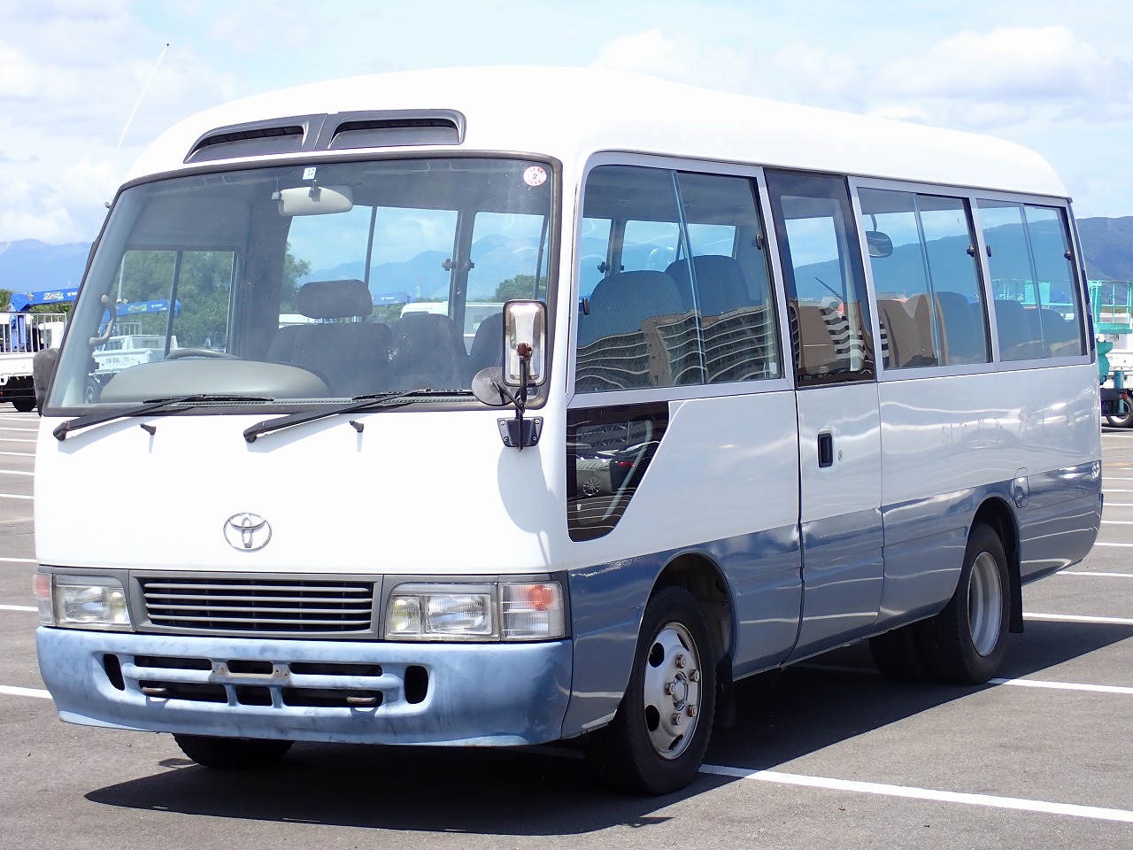 TOYOTA Coaster
