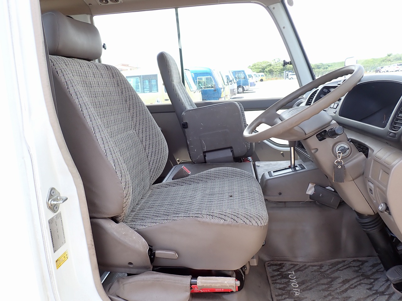 TOYOTA Coaster