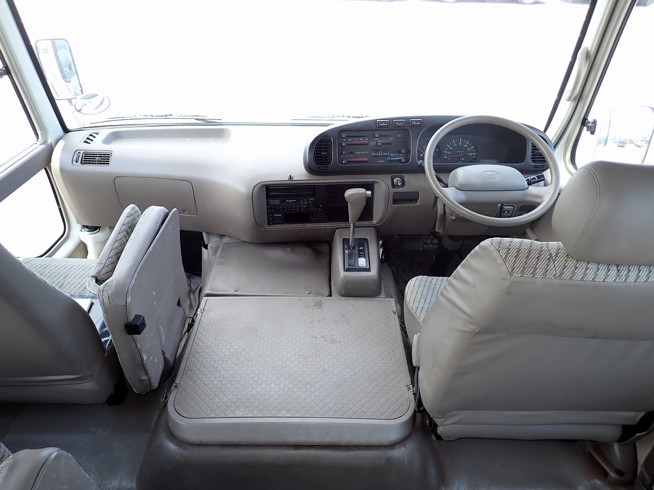 TOYOTA Coaster