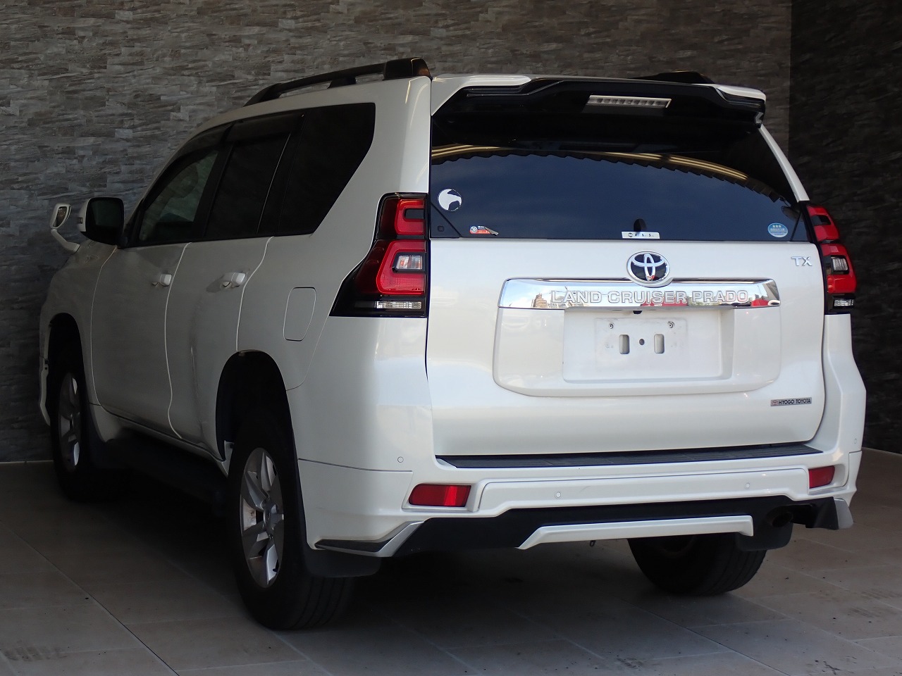 TOYOTA Land Cruiser Prado