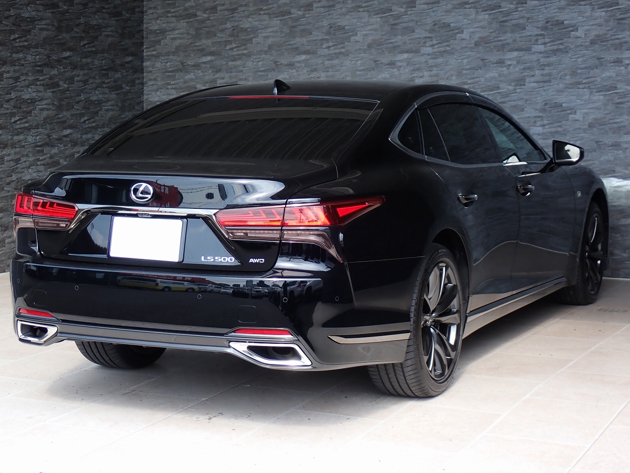 LEXUS LS