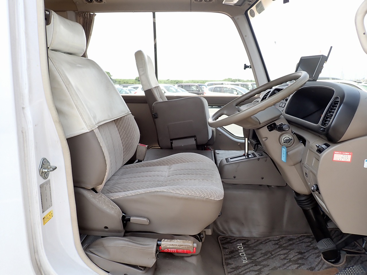 TOYOTA Coaster
