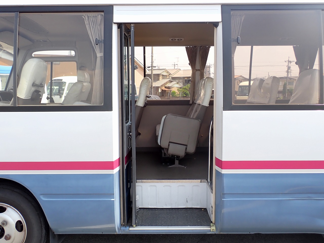 TOYOTA Coaster