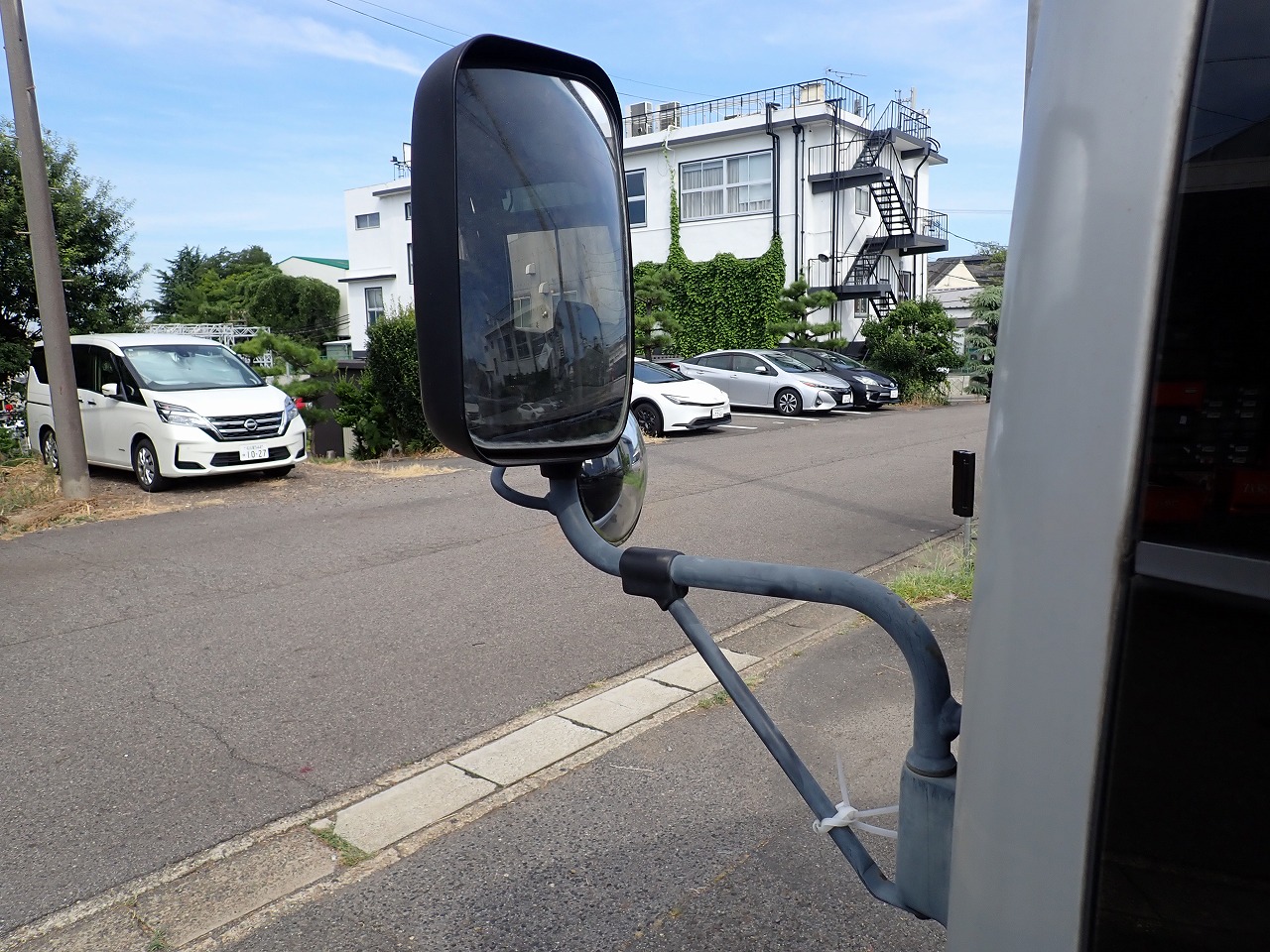 NISSAN Caravan Bus