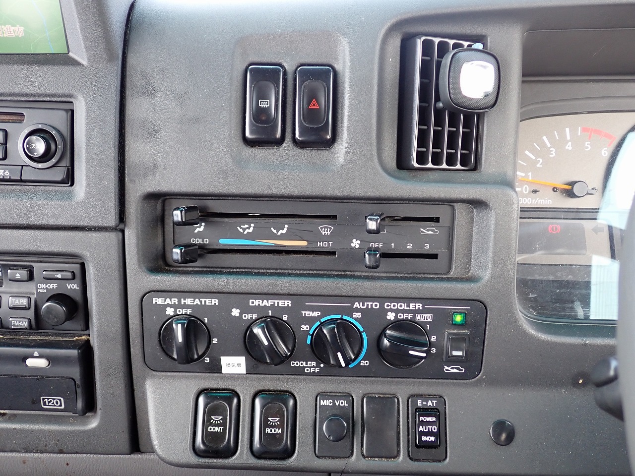 NISSAN Caravan Bus