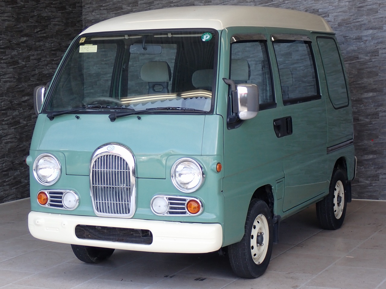 SUBARU Sambar Diaz