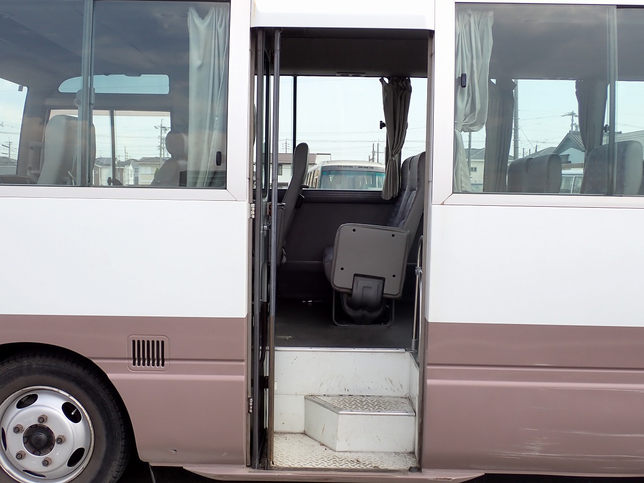 NISSAN Civilian Bus