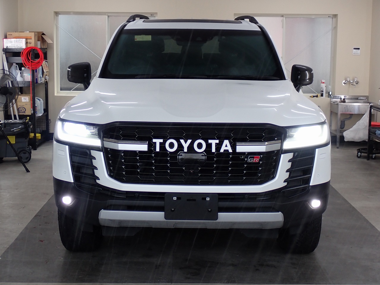 TOYOTA Land Cruiser