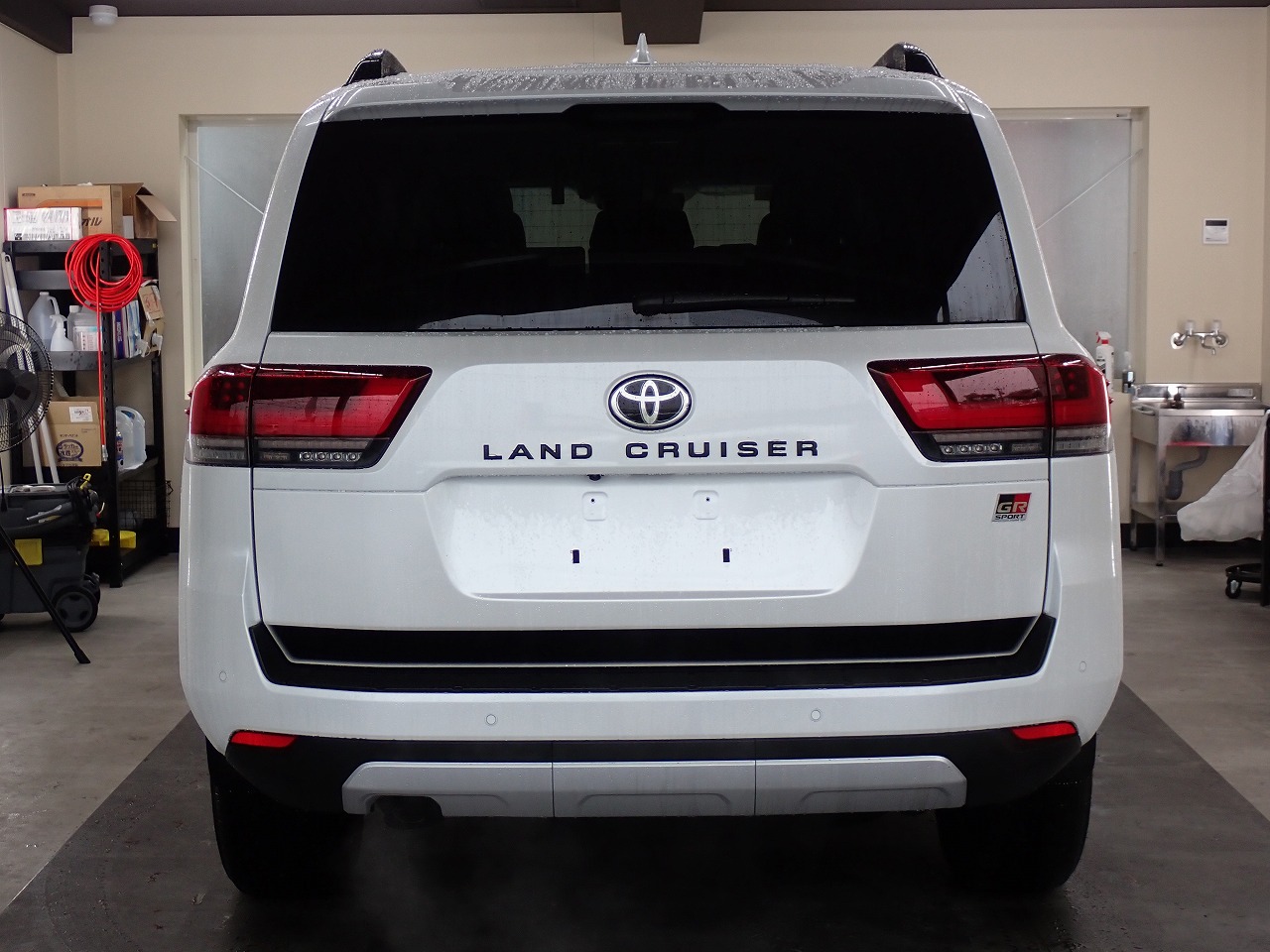 TOYOTA Land Cruiser