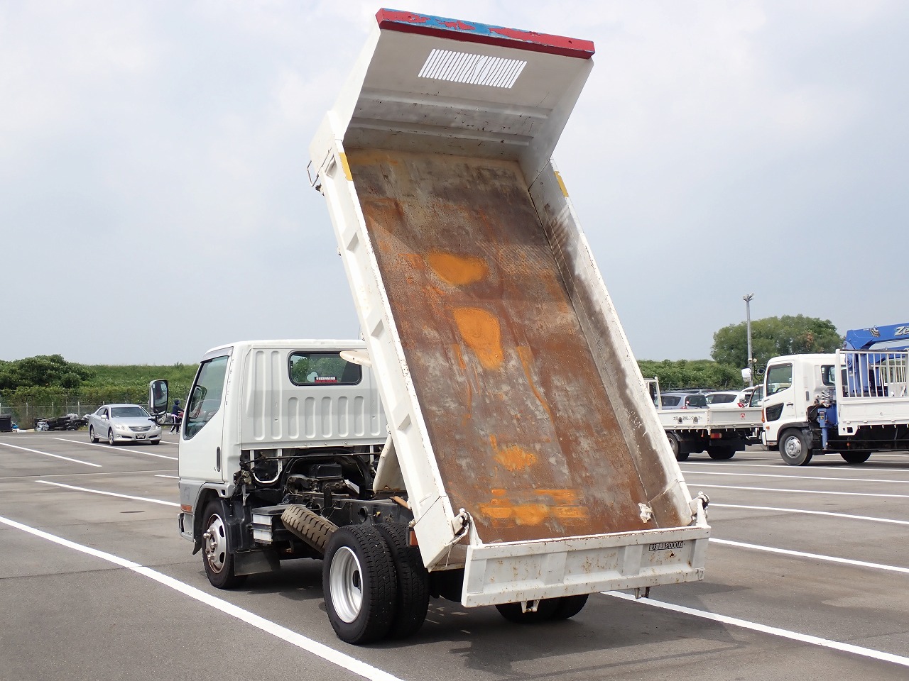 MITSUBISHI Canter