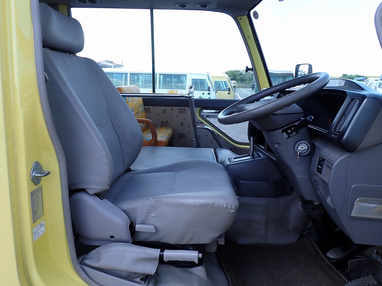 TOYOTA Coaster