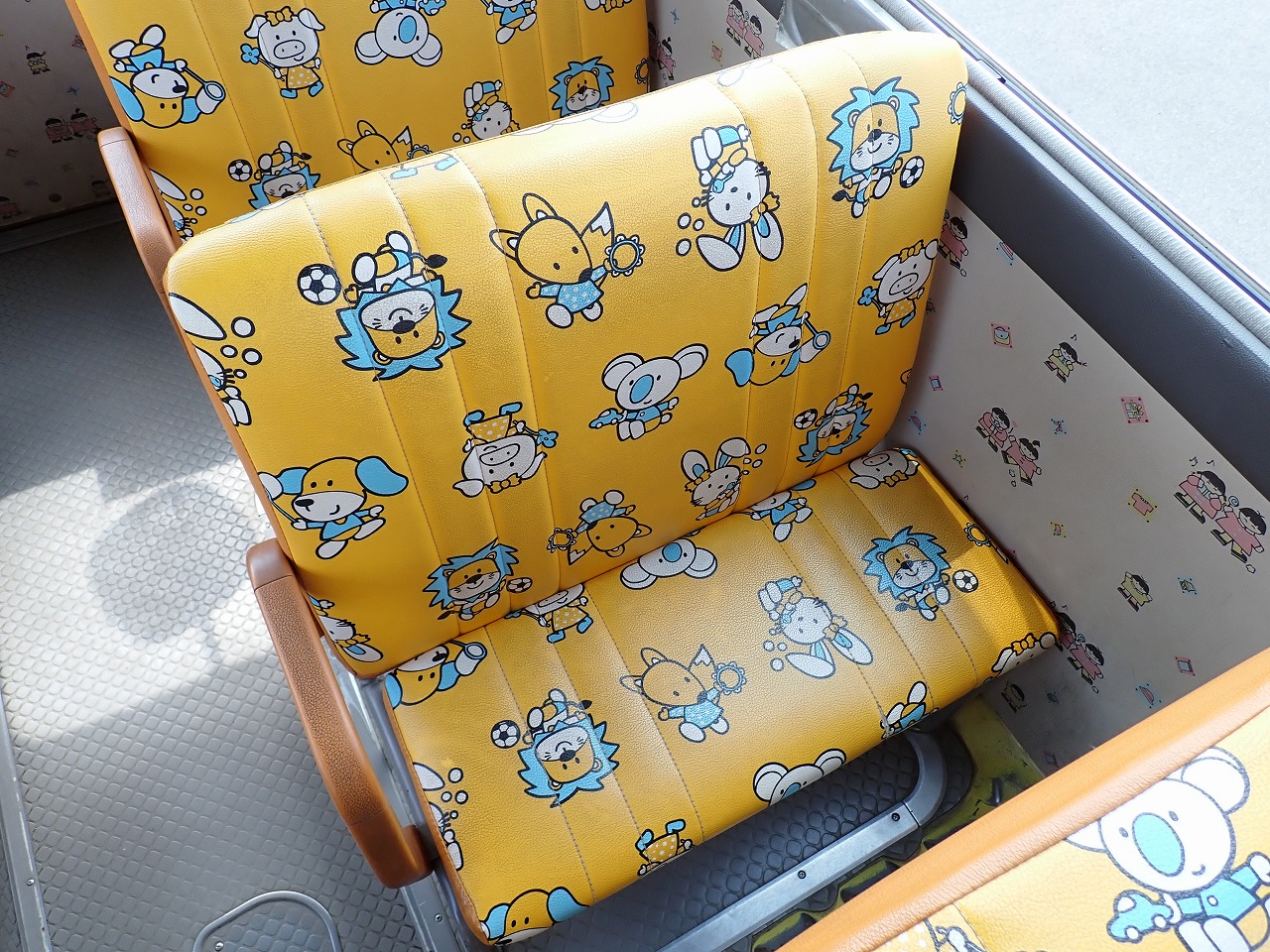 TOYOTA Coaster