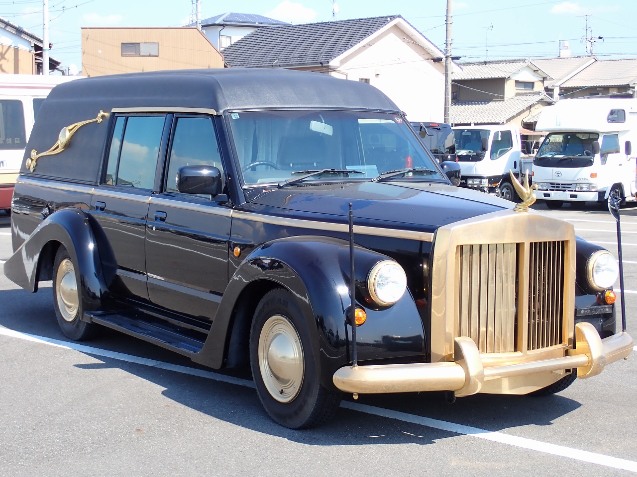 NISSAN Safari