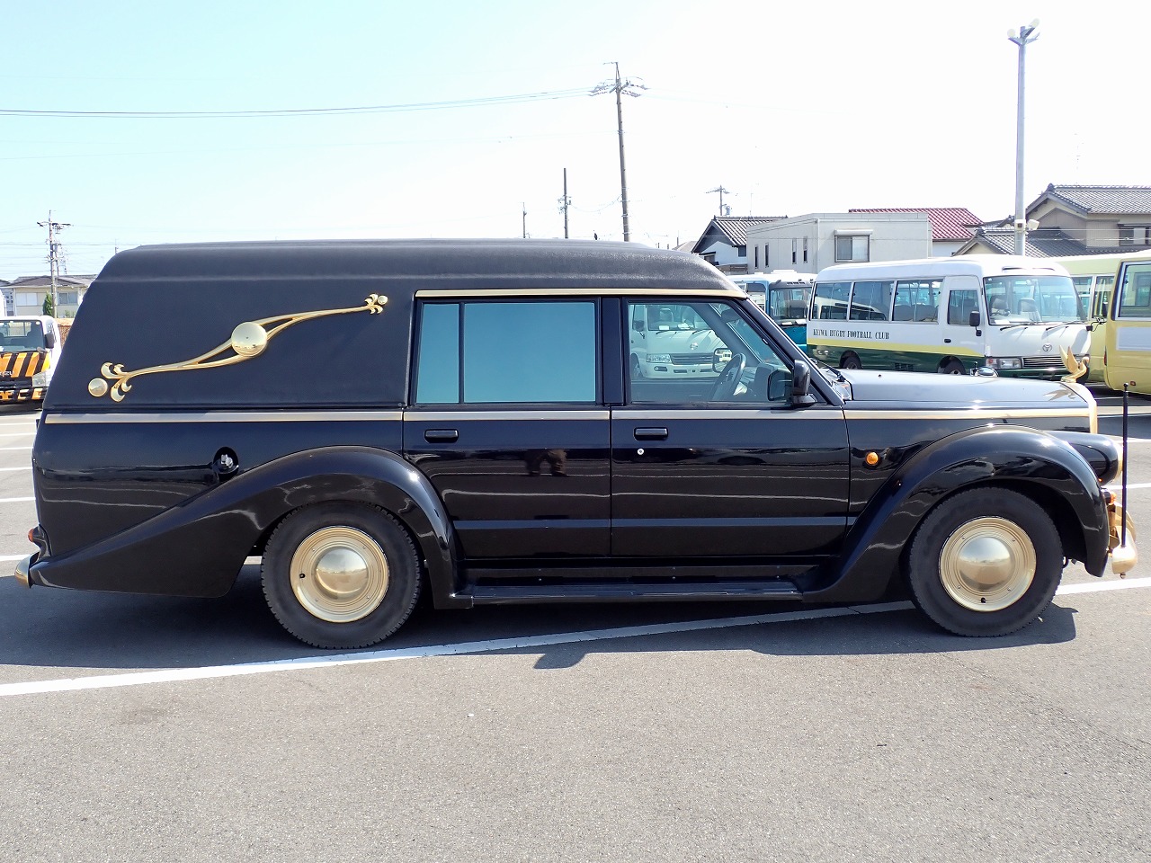 NISSAN Safari