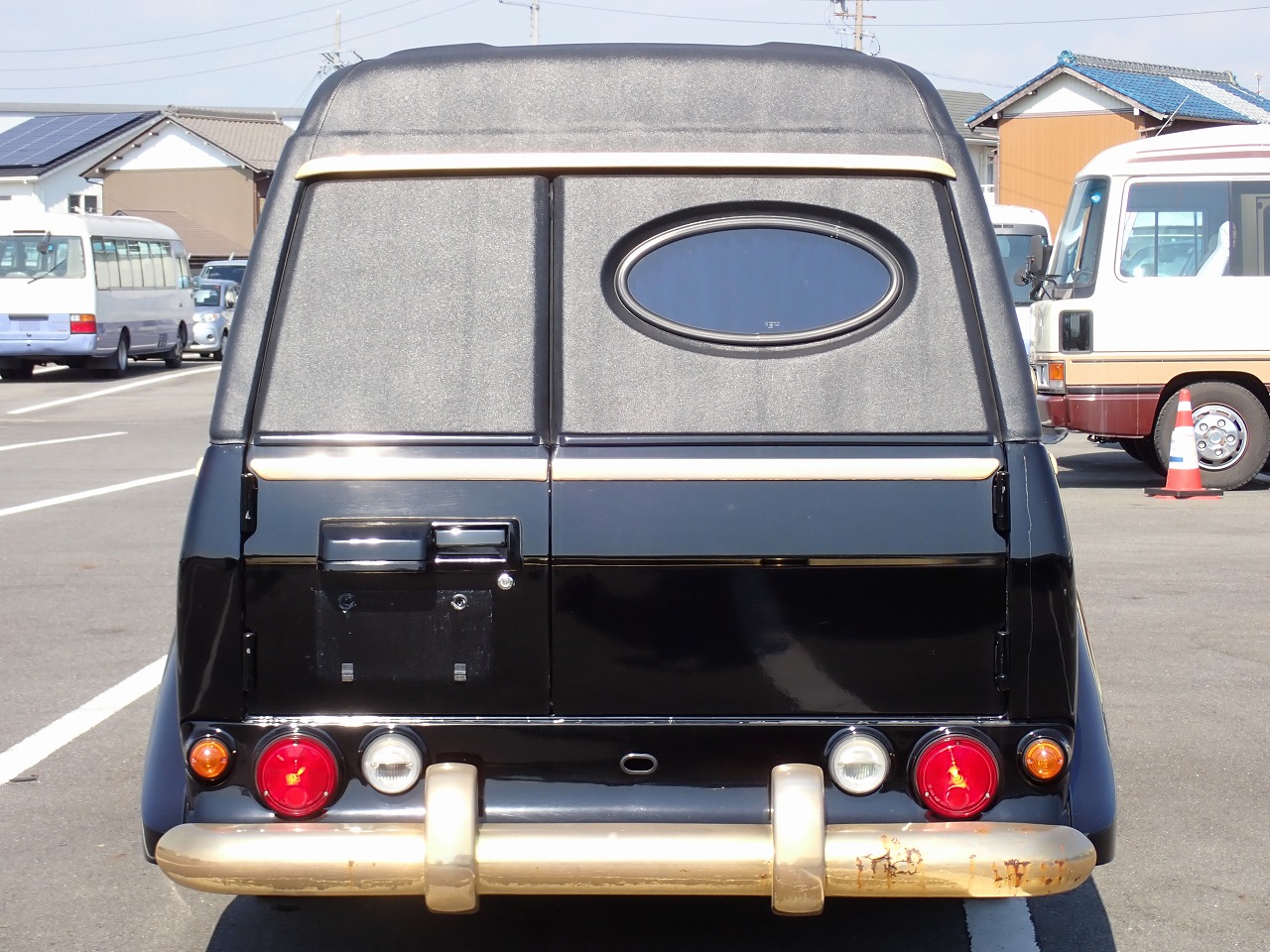 NISSAN Safari