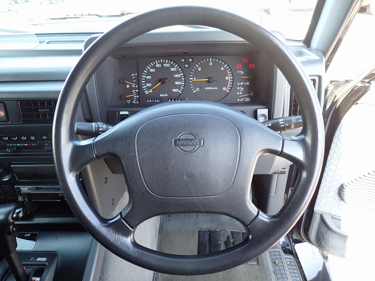 NISSAN Safari