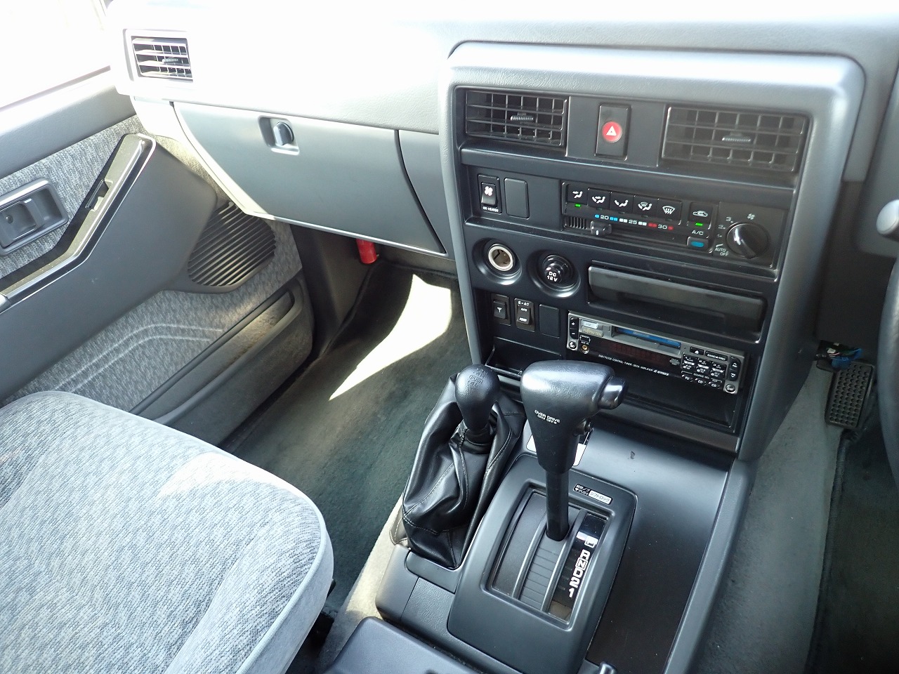 NISSAN Safari