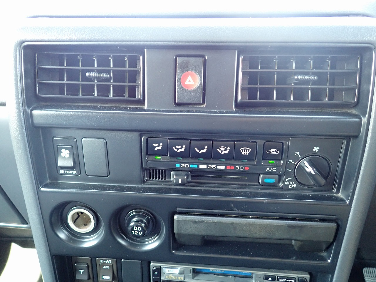 NISSAN Safari