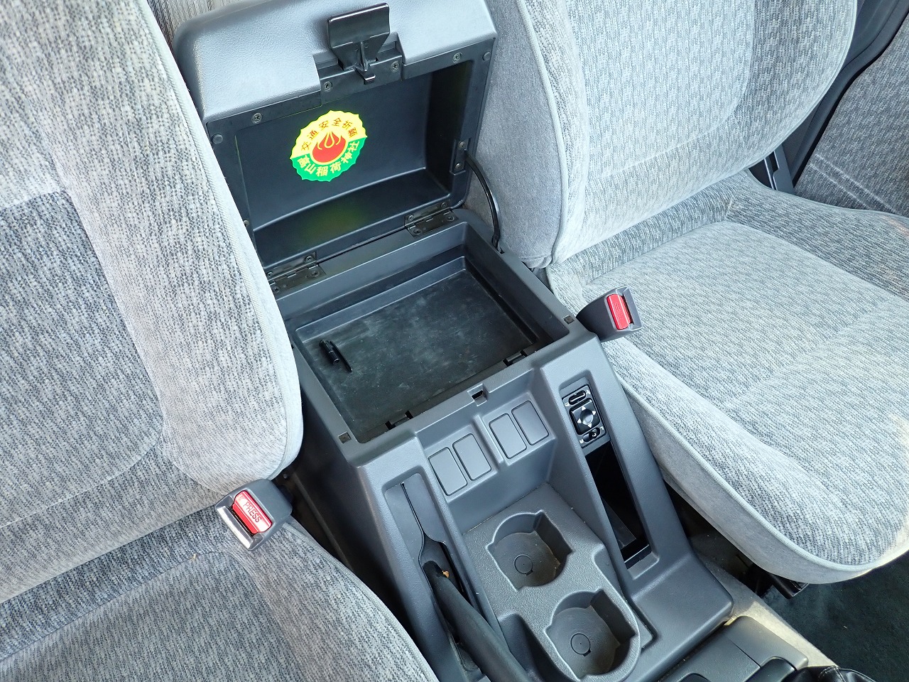 NISSAN Safari
