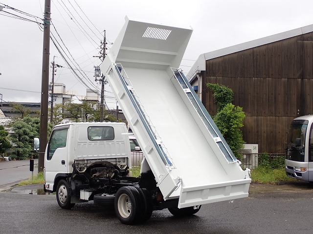 ISUZU Elf Truck
