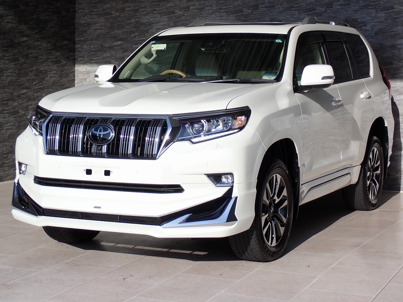 TOYOTA Land Cruiser Prado