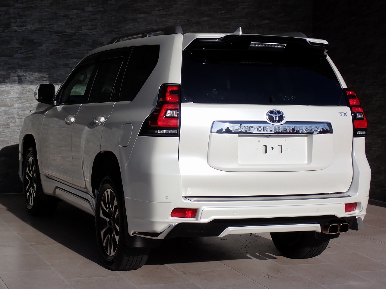 TOYOTA Land Cruiser Prado