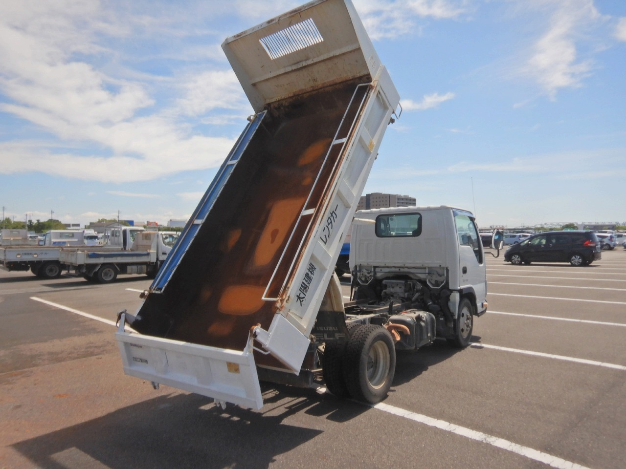 ISUZU Elf Truck