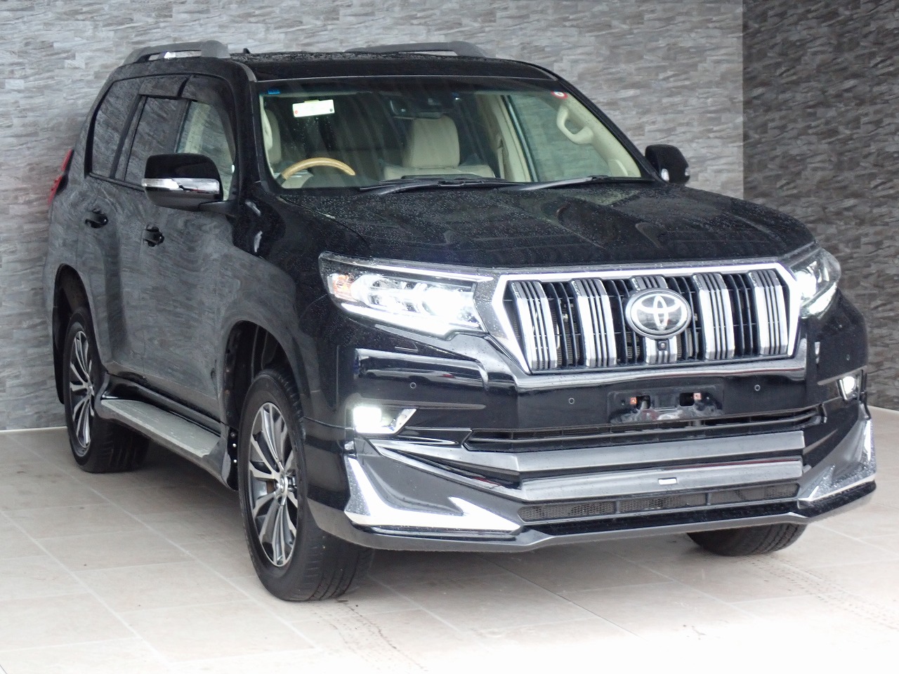 TOYOTA Land Cruiser Prado