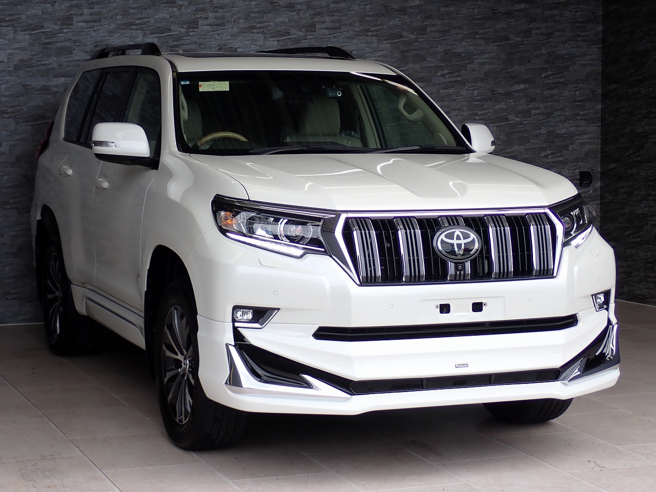 TOYOTA Land Cruiser Prado