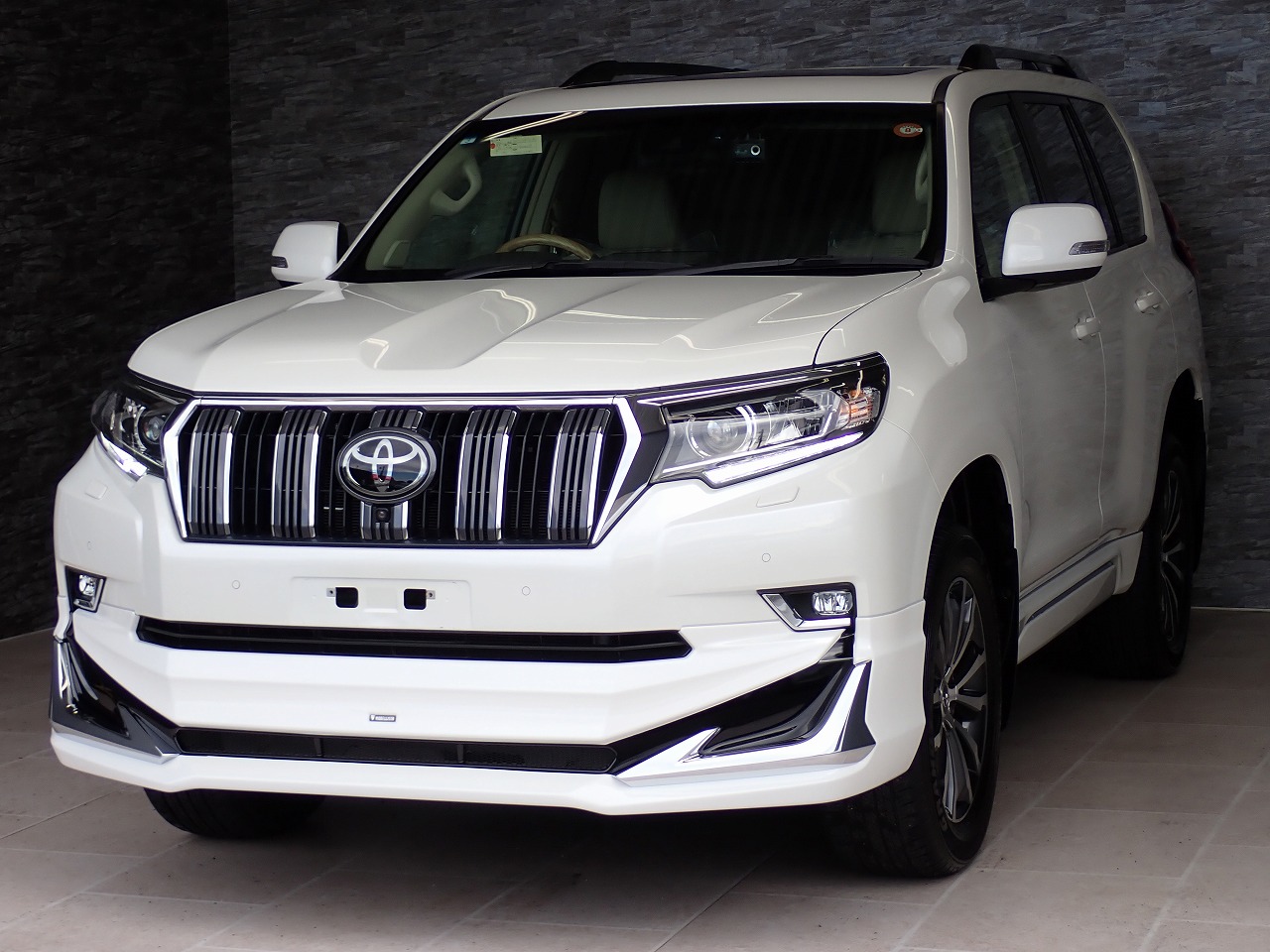 TOYOTA Land Cruiser Prado