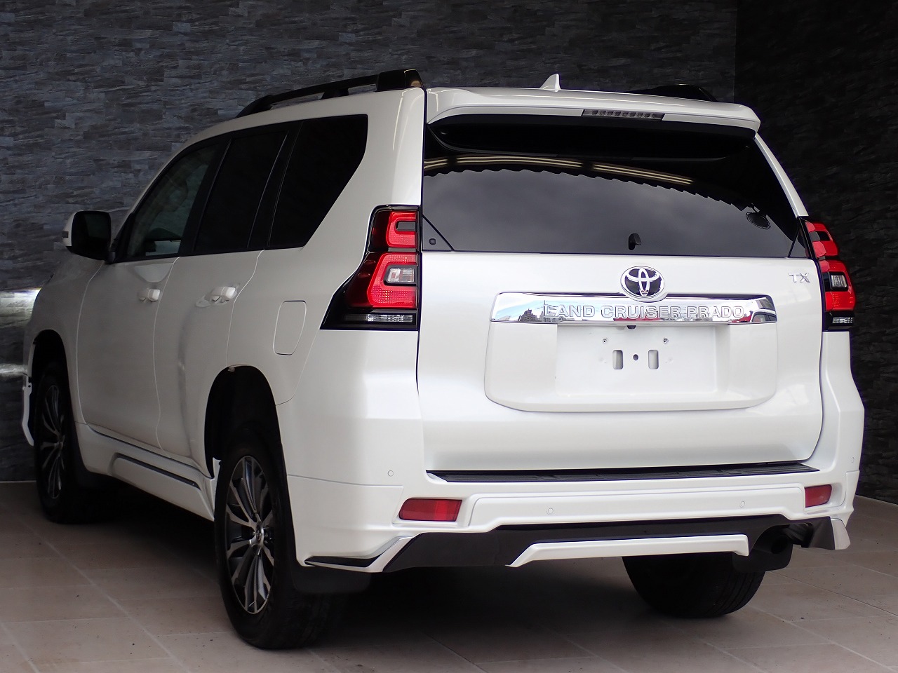 TOYOTA Land Cruiser Prado