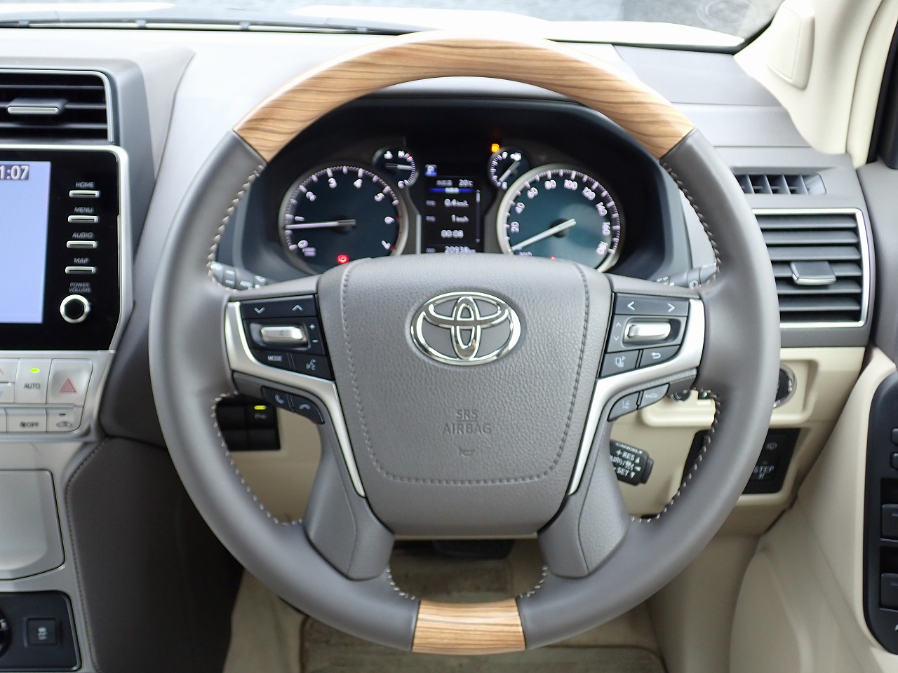 TOYOTA Land Cruiser Prado