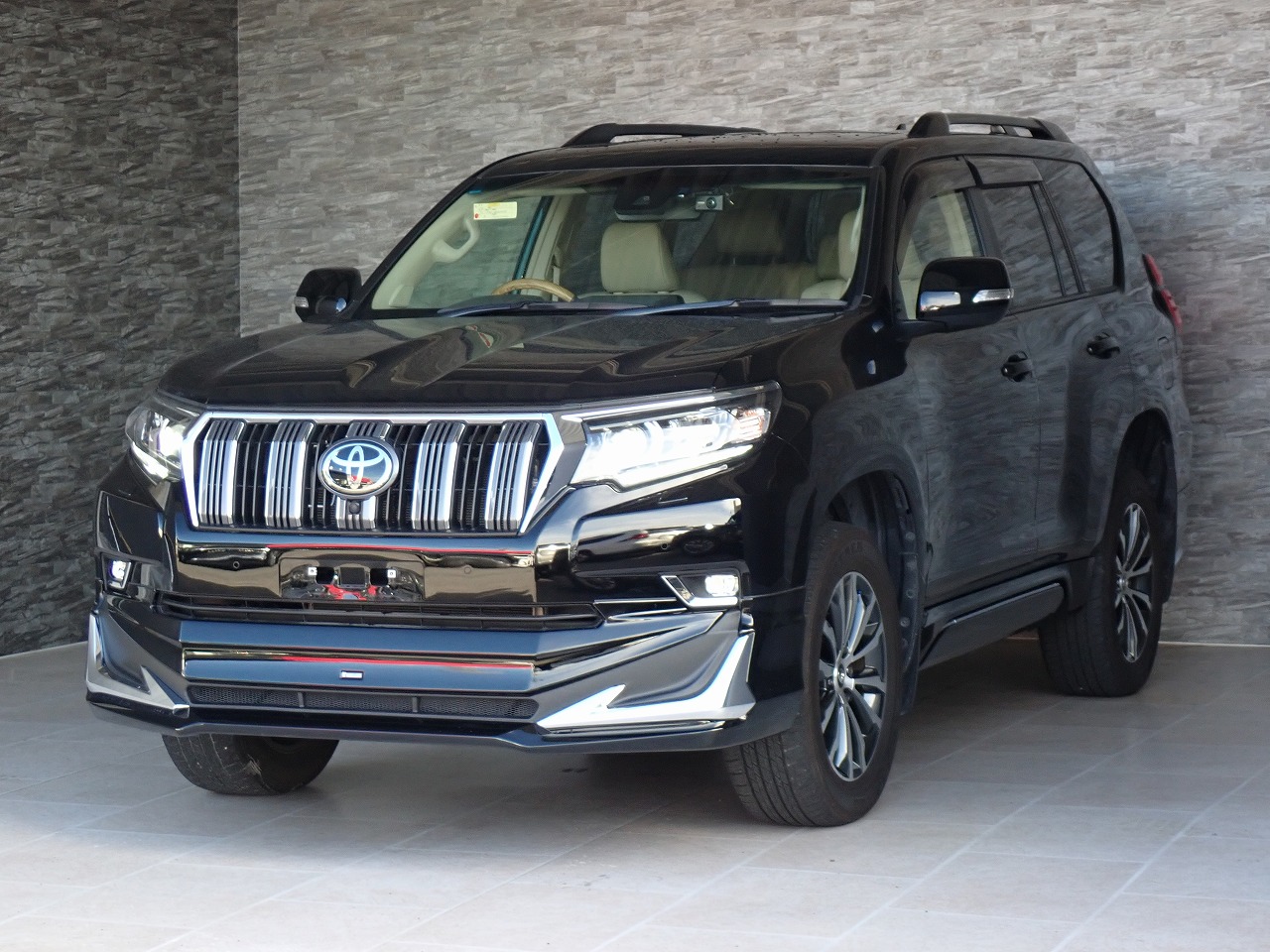 TOYOTA Land Cruiser Prado