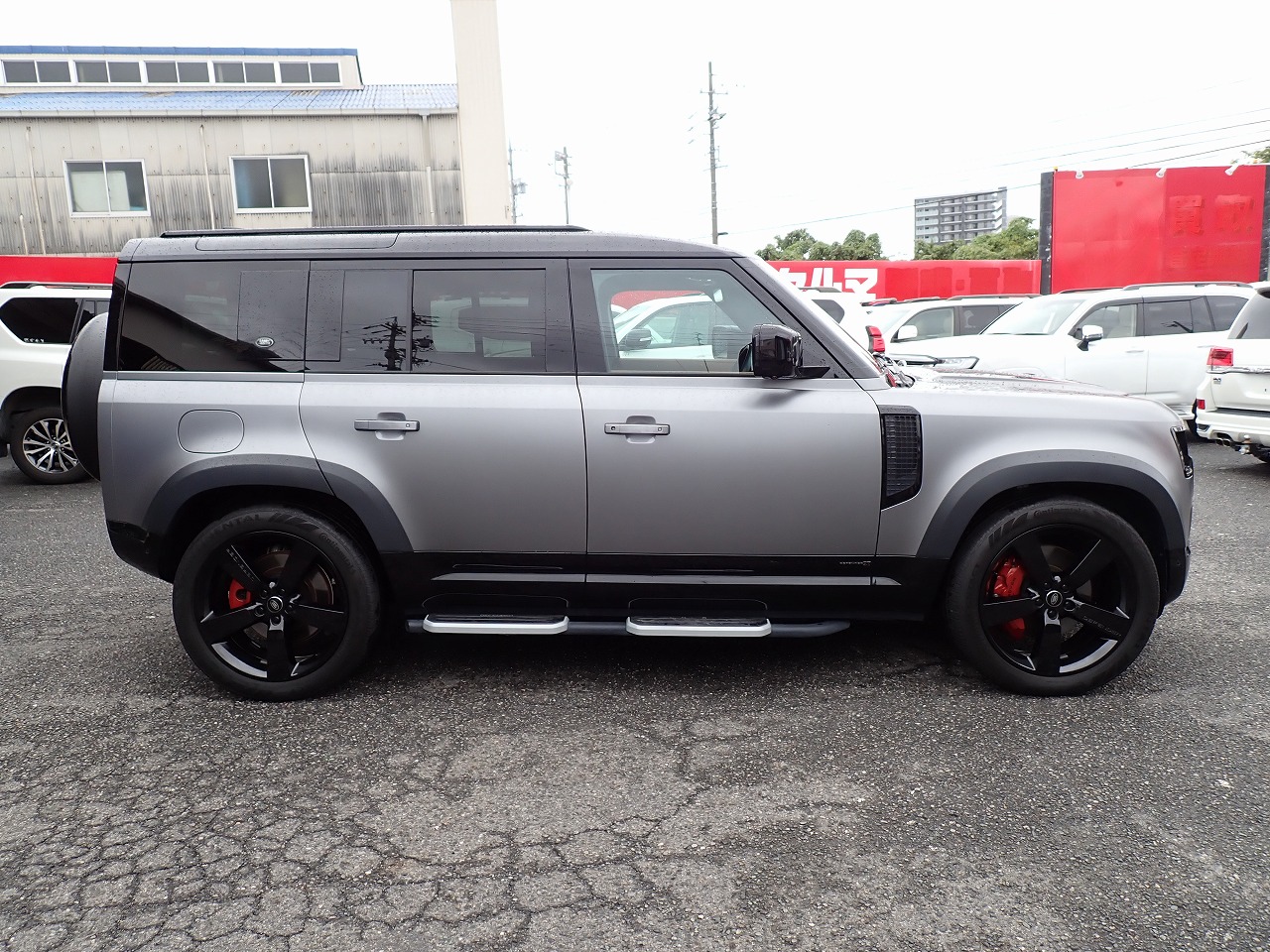 LAND ROVER Defender