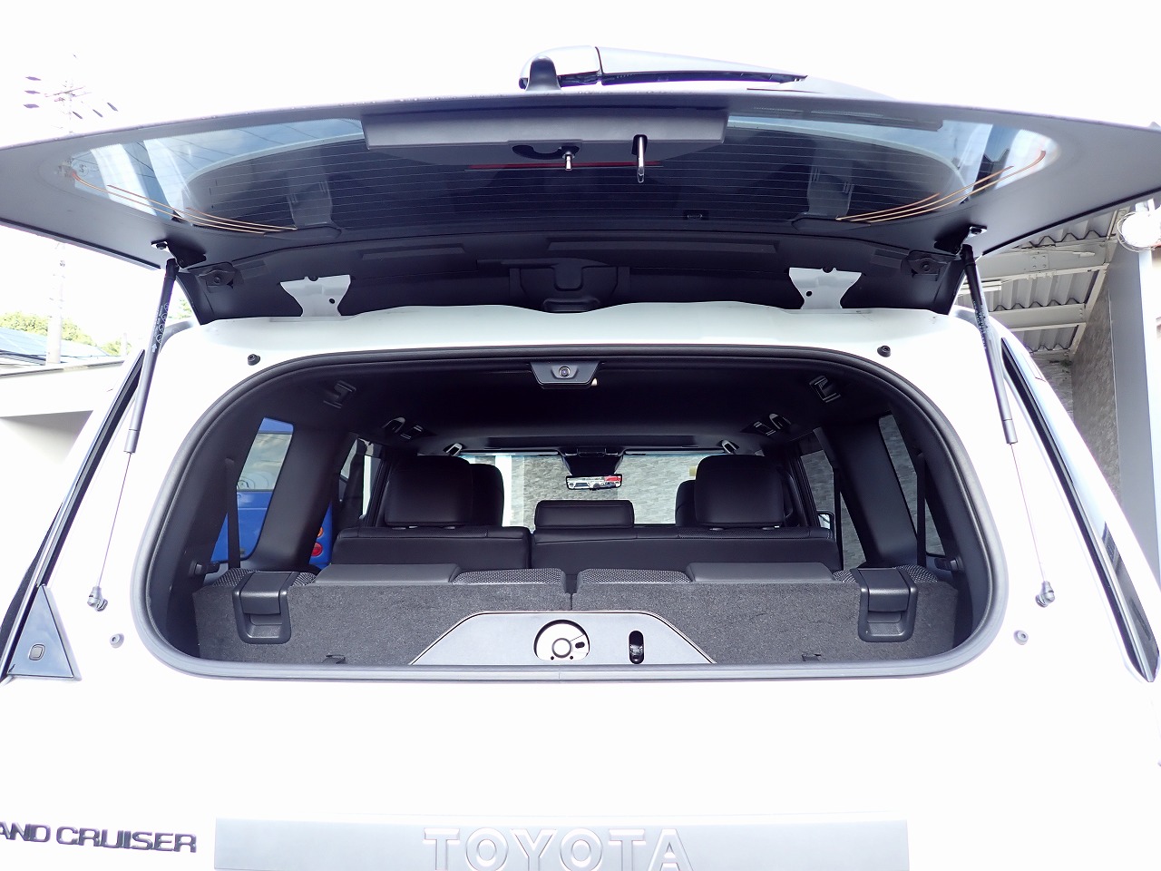 TOYOTA Land Cruiser 250