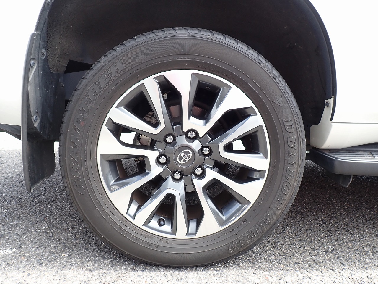TOYOTA Land Cruiser Prado