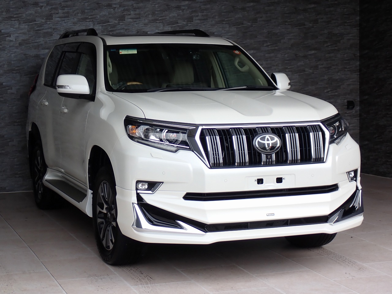 TOYOTA Land Cruiser Prado