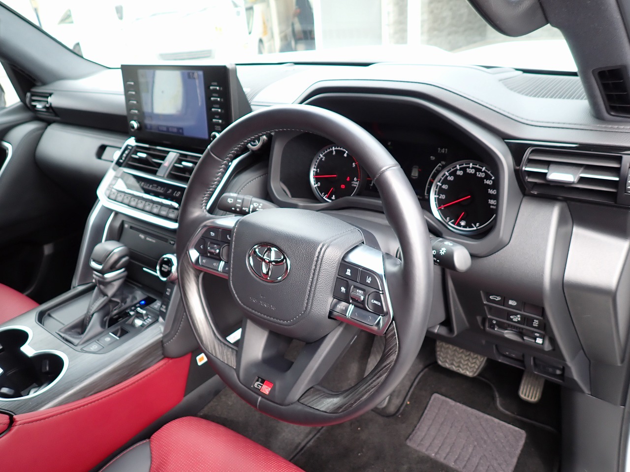 TOYOTA Land Cruiser