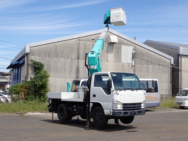 ISUZU Elf Truck