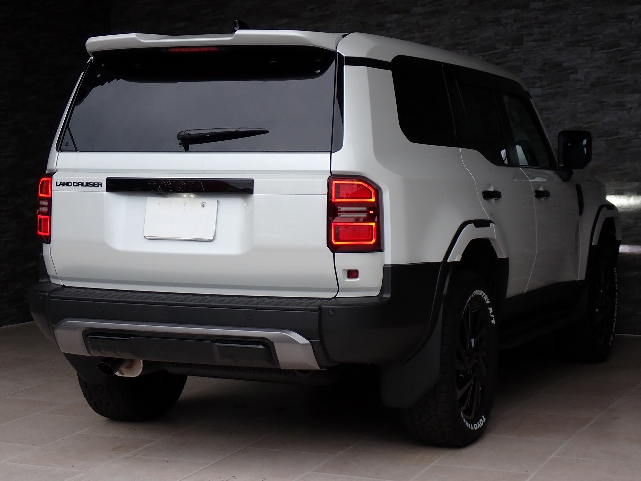 TOYOTA Land Cruiser 250