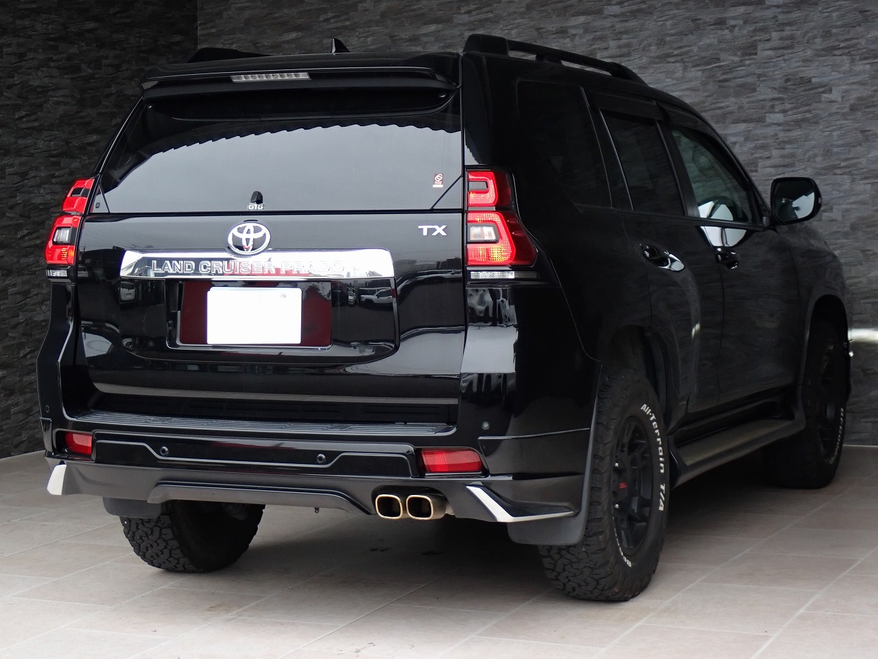 TOYOTA Land Cruiser Prado