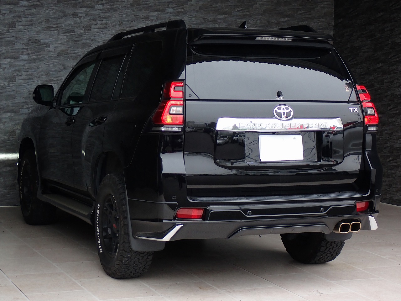 TOYOTA Land Cruiser Prado