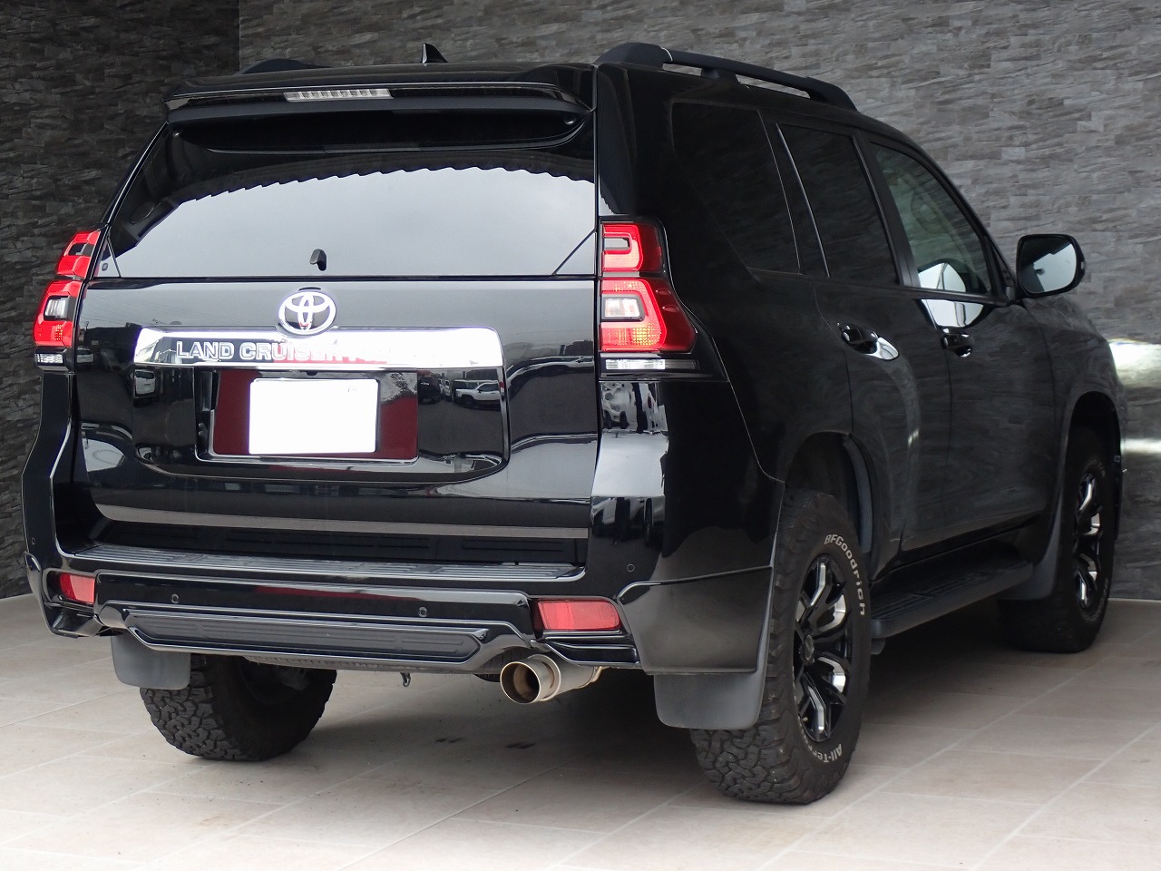 TOYOTA Land Cruiser Prado