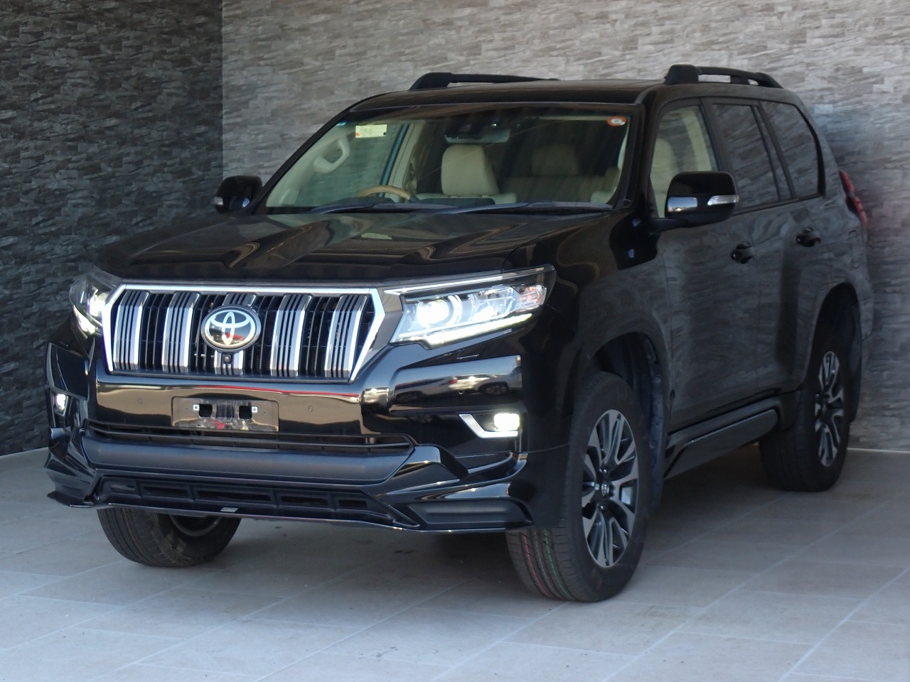 TOYOTA Land Cruiser Prado